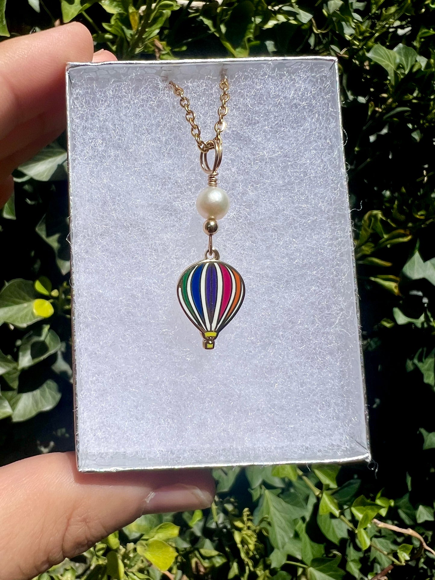 Balloon Fiesta Necklace with Pearl & Gold 🤍💛